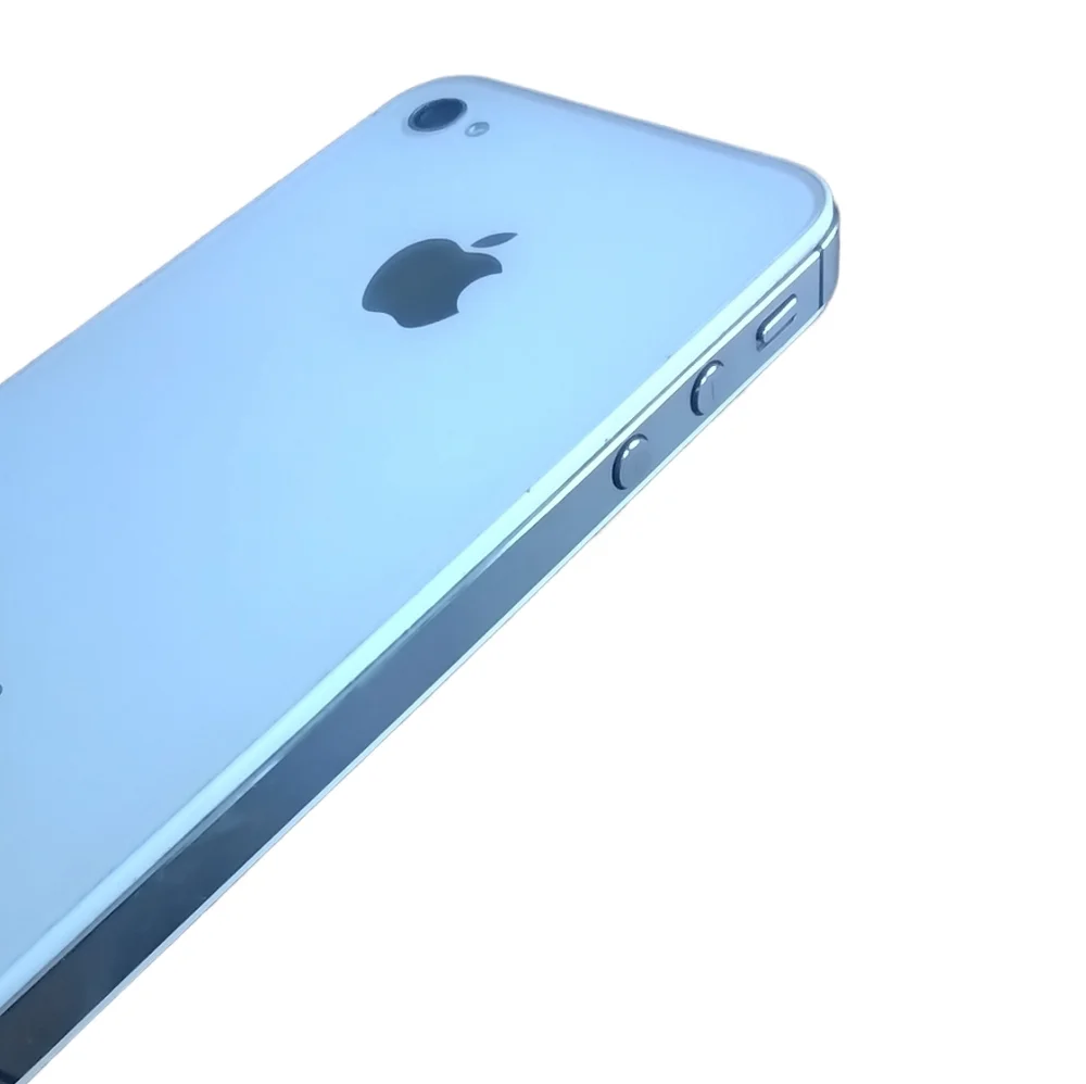 White Apple iPhone 4S Jailbroke & Carrier Unlocked with Charging Cord